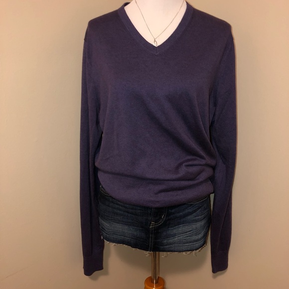 Banana Republic V-Neck Luxury Blend SweaterSize-XLColor-Dark PurpleUnisex